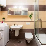 Good Life Apartment *